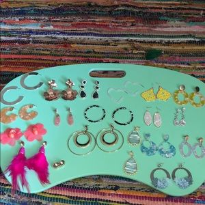 BIG LOT OF CHARMING CHARLIE EARINGS 🛍